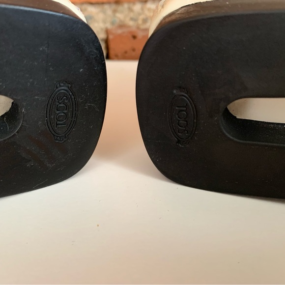 Tod’s Women’s Grommino Flat Driving Shoe Loafer Ivory Patent Leather 6 36 - Picture 12 of 13